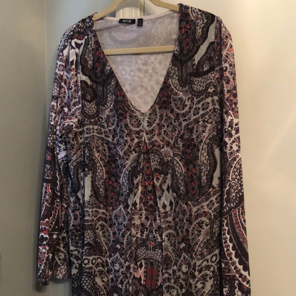 Apt 9 v neck blouse/top